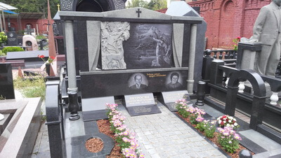 Могила восстановлена